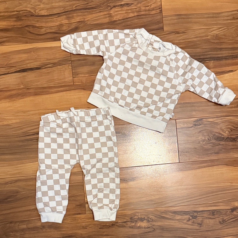 Tiny Kinde Checkered Baby Outfit